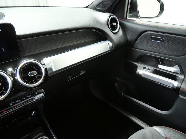 used 2022 Mercedes-Benz GLB 250 car, priced at $25,999