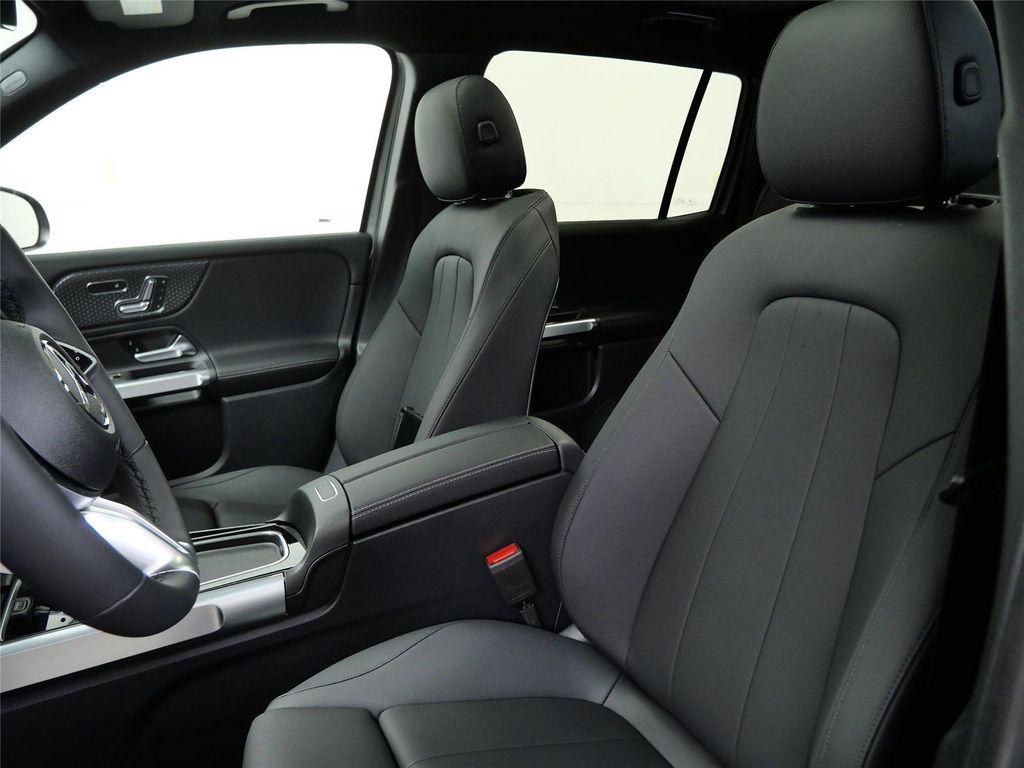 new 2026 Mercedes-Benz GLB 250 car, priced at $53,740