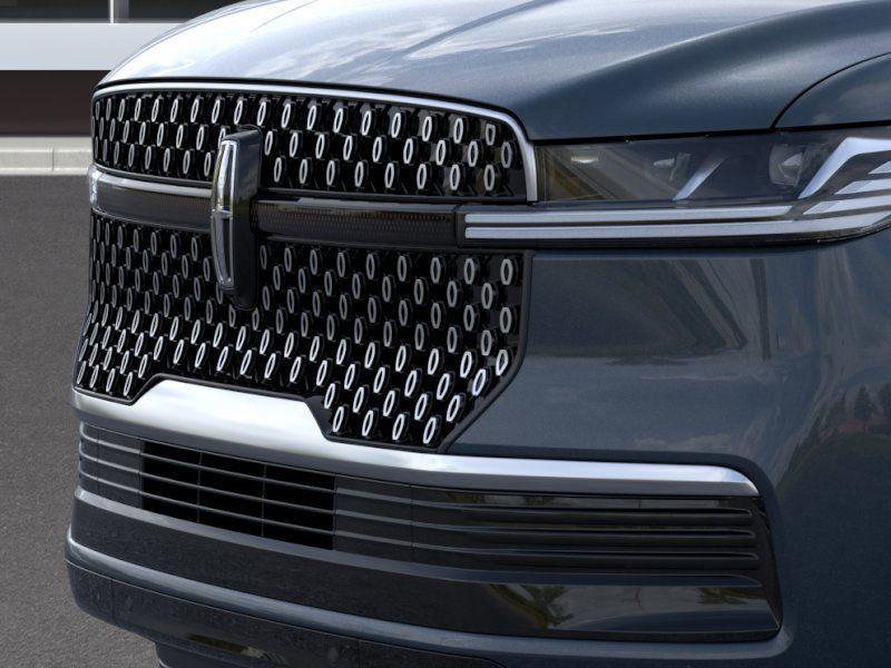 new 2025 Lincoln Navigator car, priced at $103,335
