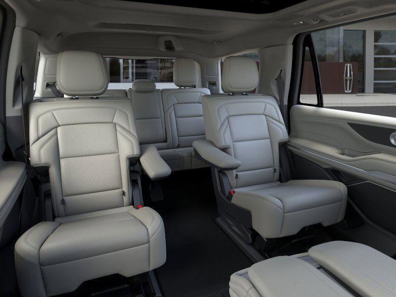 new 2025 Lincoln Navigator car, priced at $104,335