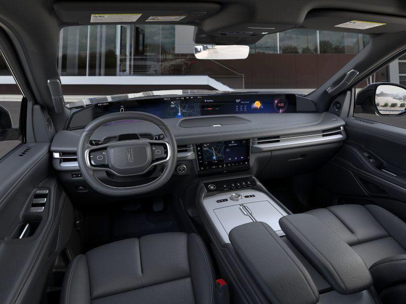 new 2025 Lincoln Navigator car, priced at $107,085