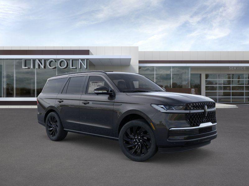 new 2025 Lincoln Navigator car, priced at $107,085