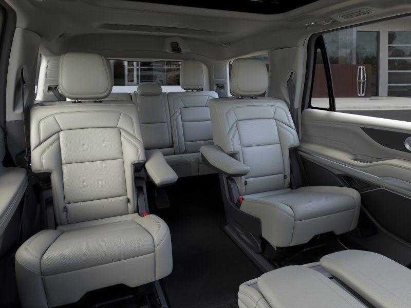 new 2025 Lincoln Navigator car, priced at $104,335