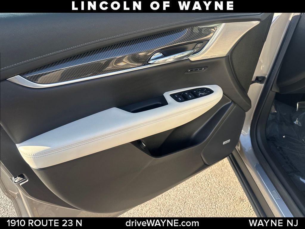 used 2023 Cadillac XT6 car, priced at $37,899