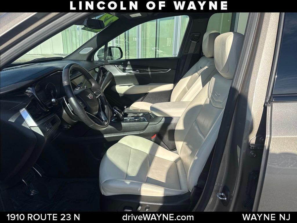 used 2023 Cadillac XT6 car, priced at $37,899
