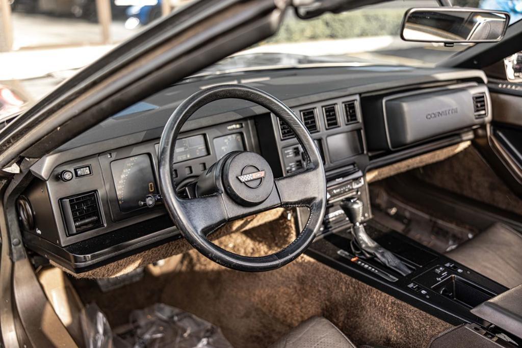 used 1985 Chevrolet Corvette car, priced at $15,500