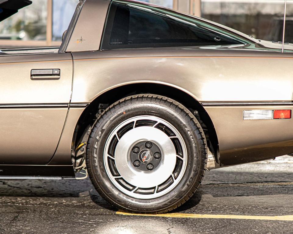 used 1985 Chevrolet Corvette car, priced at $15,500