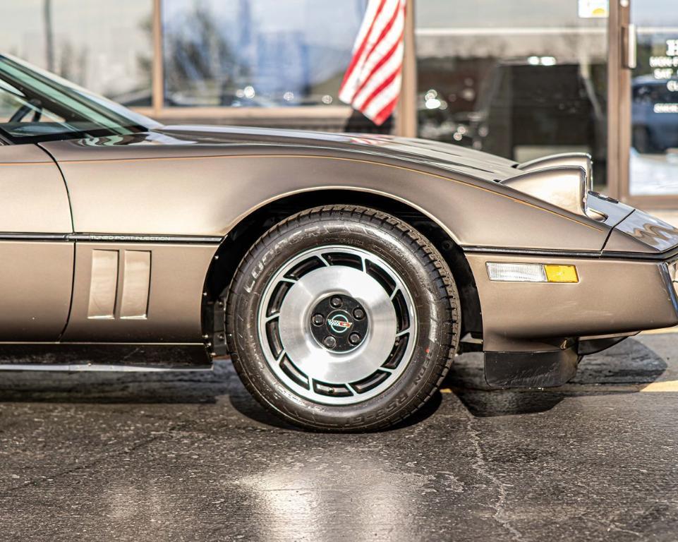 used 1985 Chevrolet Corvette car, priced at $15,500