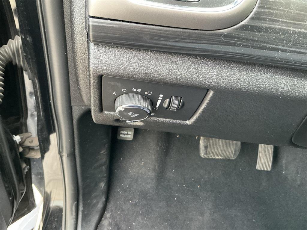 used 2020 Jeep Grand Cherokee car, priced at $23,200