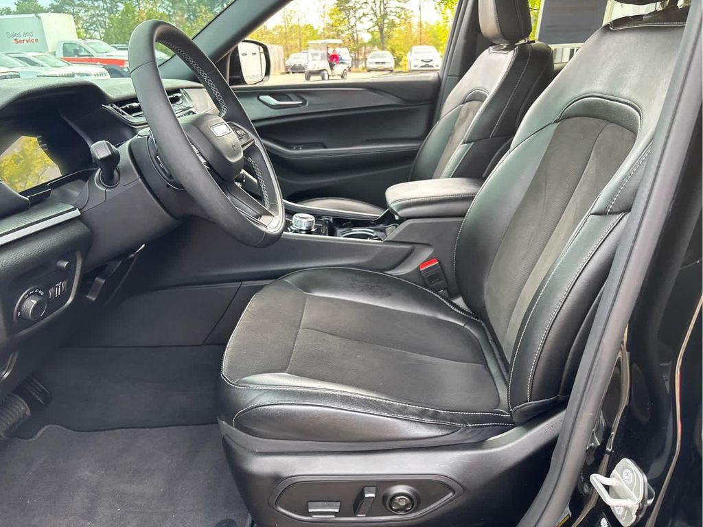 used 2023 Jeep Grand Cherokee car, priced at $33,937