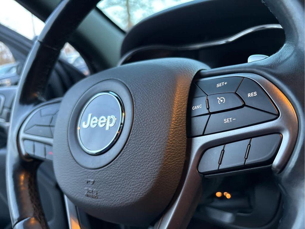 used 2020 Jeep Grand Cherokee car, priced at $18,487