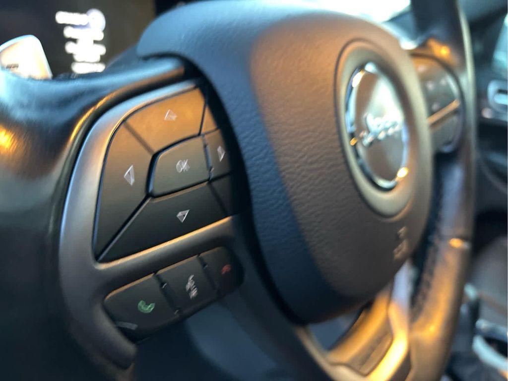 used 2020 Jeep Grand Cherokee car, priced at $18,487