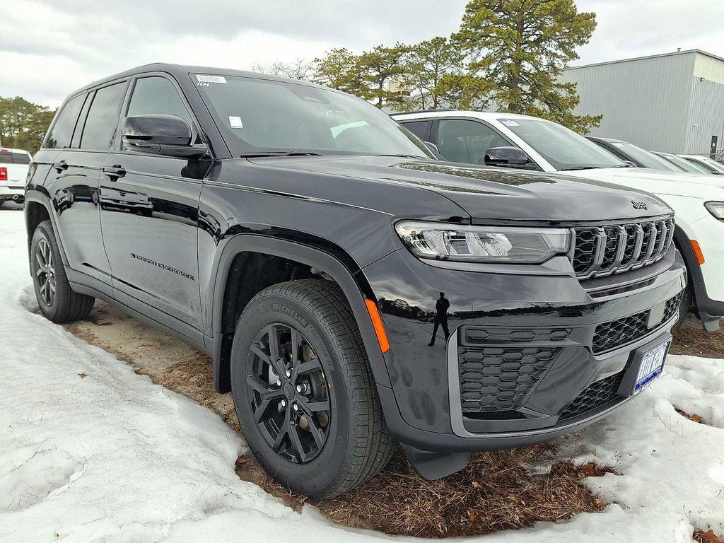 new 2026 Jeep Grand Cherokee car, priced at $49,050