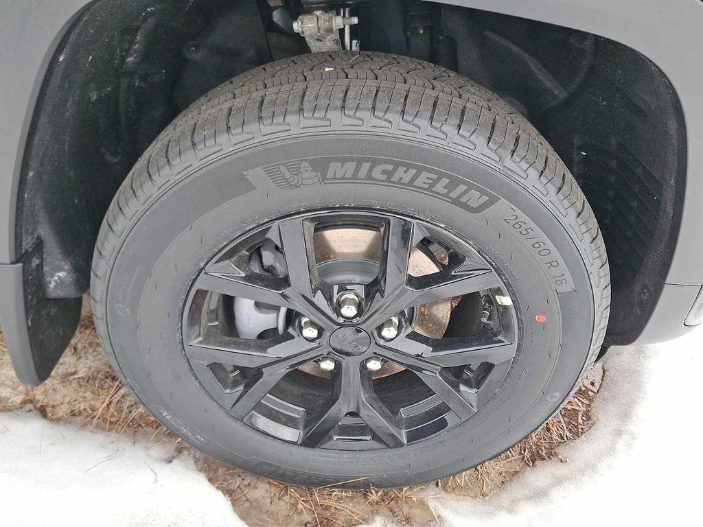 new 2026 Jeep Grand Cherokee car, priced at $49,050