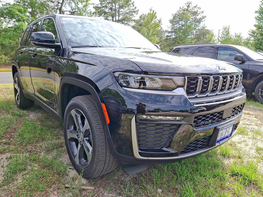 new 2026 Jeep Grand Cherokee car, priced at $51,254