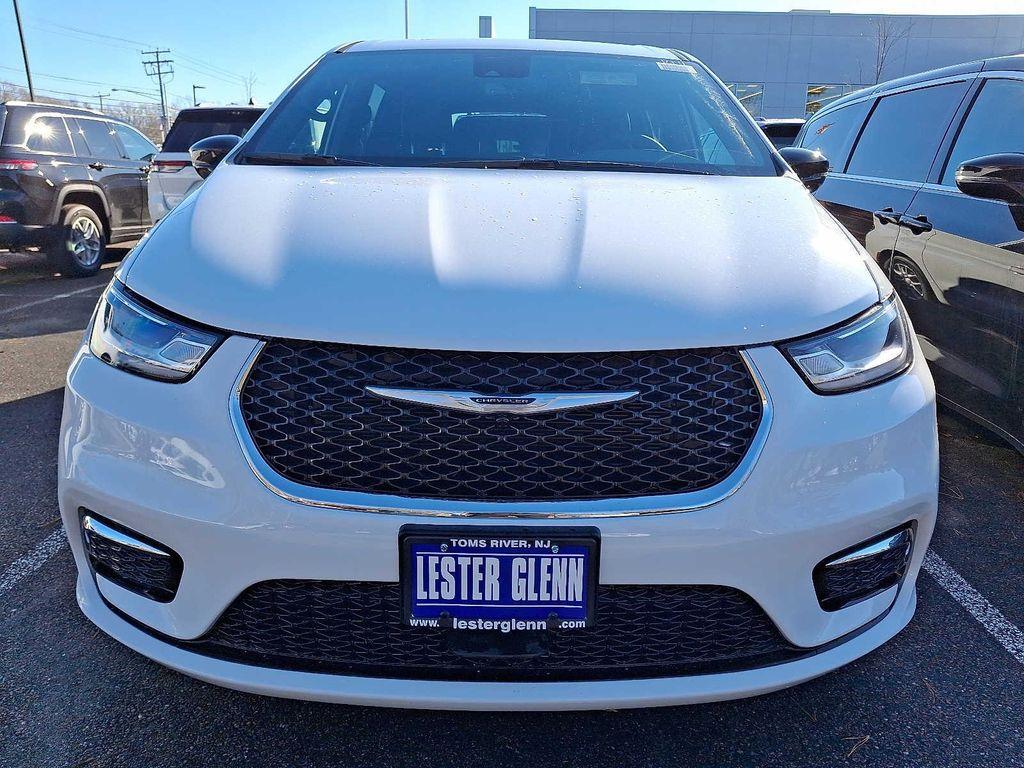 new 2026 Chrysler Pacifica car, priced at $46,635