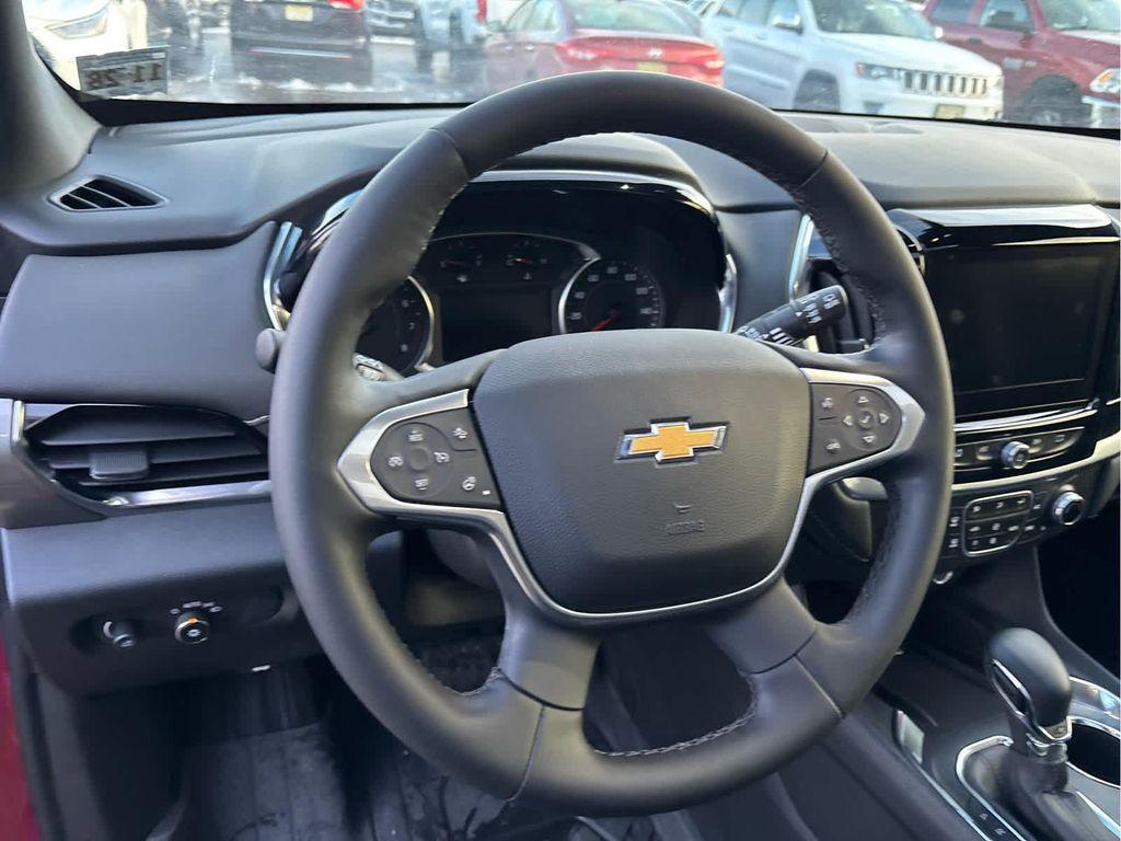 used 2023 Chevrolet Traverse car, priced at $29,321