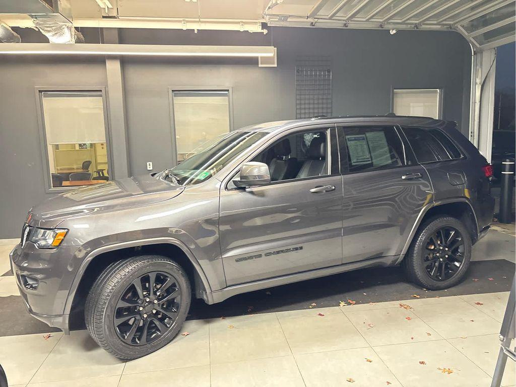 used 2018 Jeep Grand Cherokee car, priced at $16,615