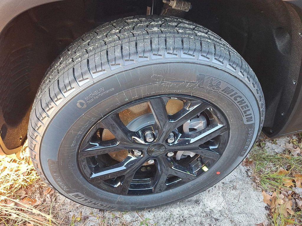 new 2025 Jeep Grand Cherokee L car, priced at $48,730