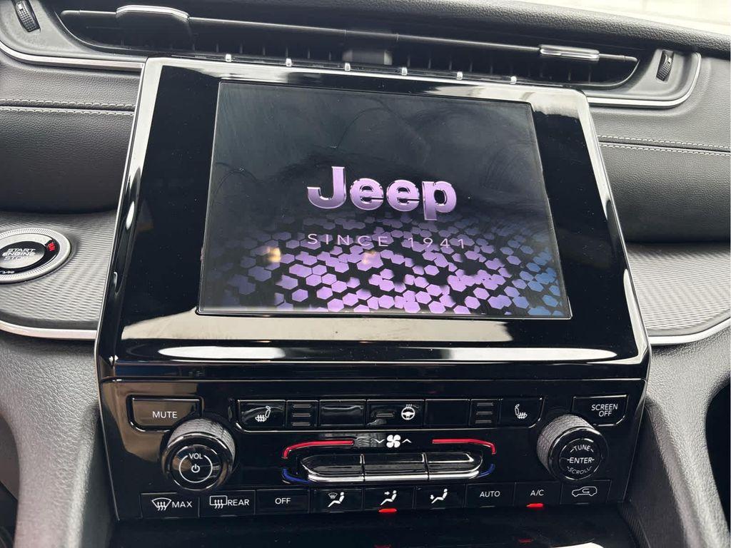 used 2024 Jeep Grand Cherokee car, priced at $35,286