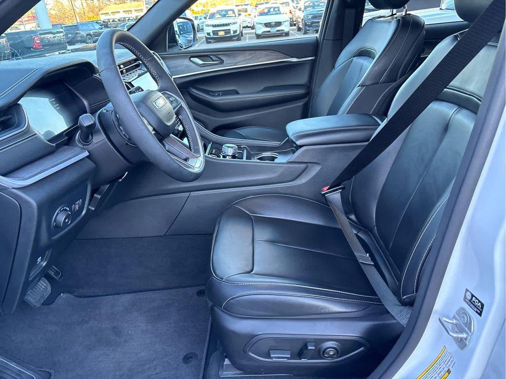 used 2024 Jeep Grand Cherokee car, priced at $36,937