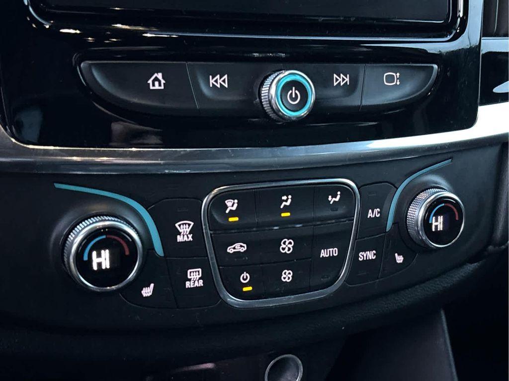 used 2023 Chevrolet Traverse car, priced at $26,309