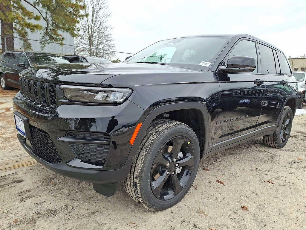 new 2025 Jeep Grand Cherokee car, priced at $48,375
