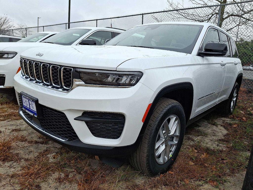 new 2025 Jeep Grand Cherokee car, priced at $43,575