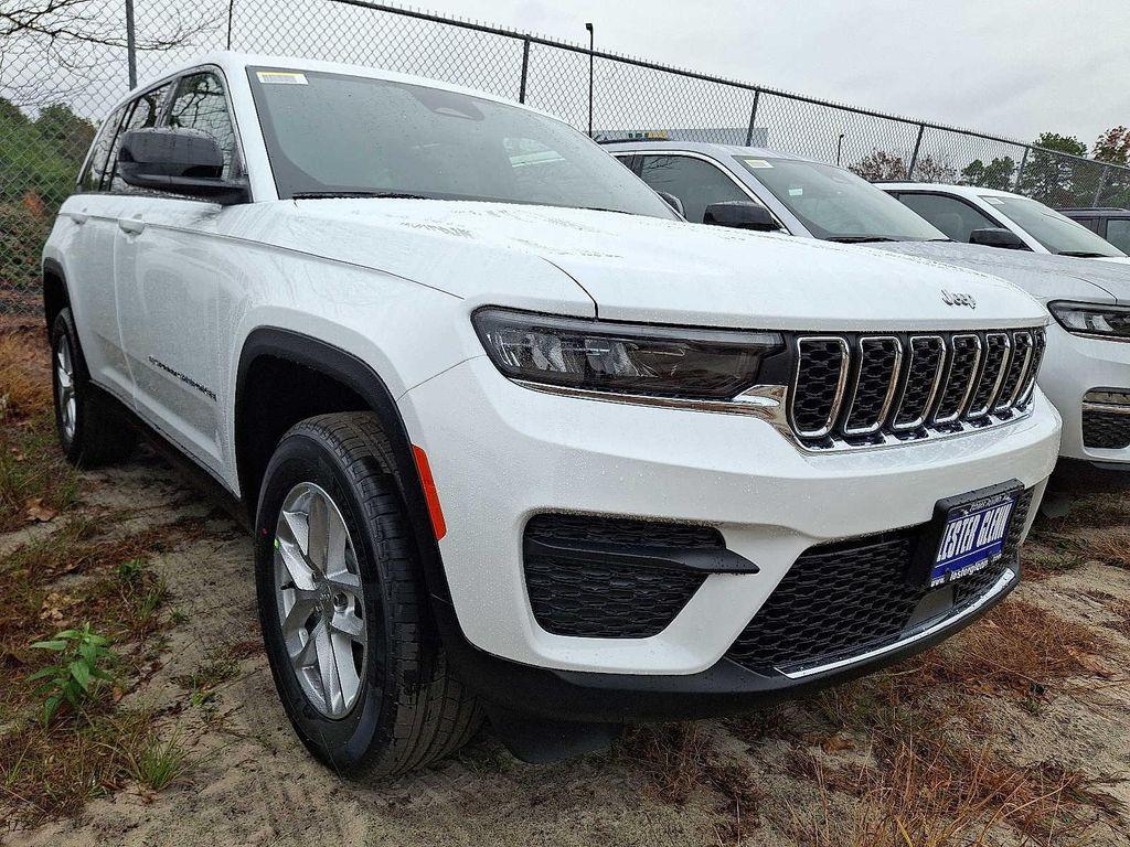 new 2025 Jeep Grand Cherokee car, priced at $43,575