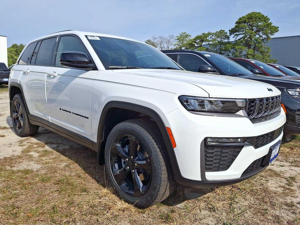 new 2026 Jeep Grand Cherokee car, priced at $50,930