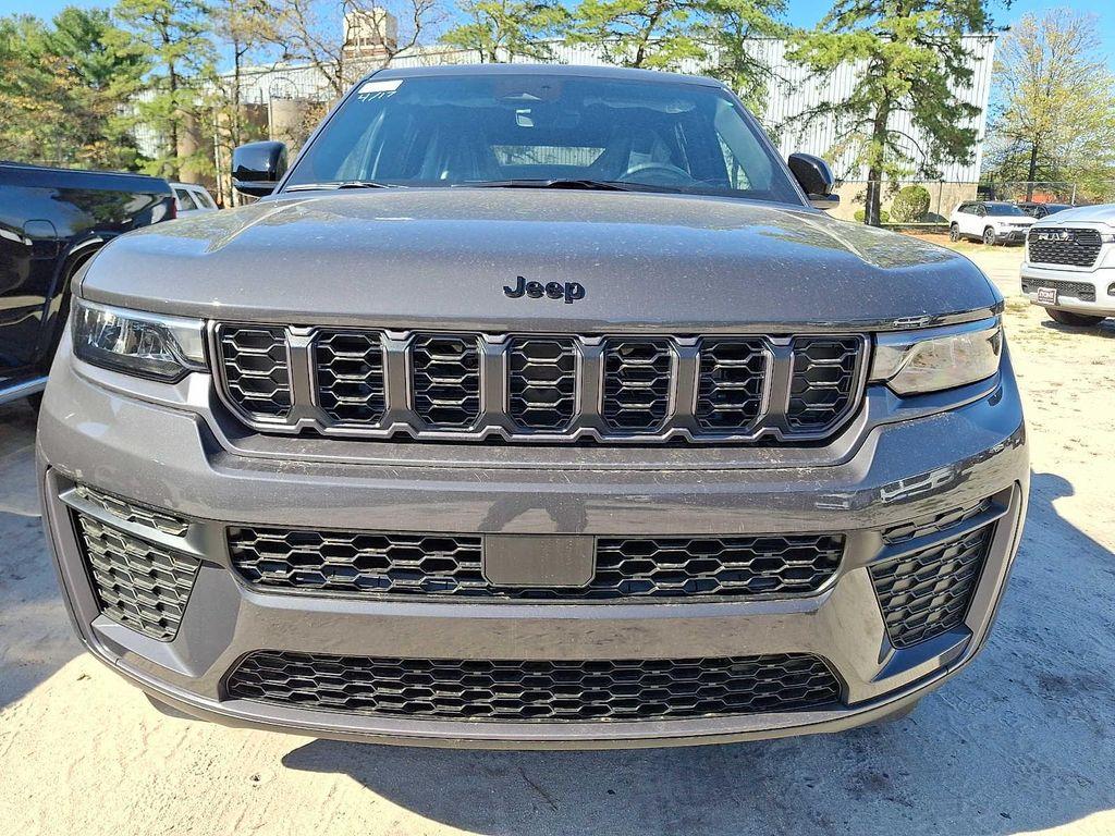 new 2026 Jeep Grand Cherokee car, priced at $50,199