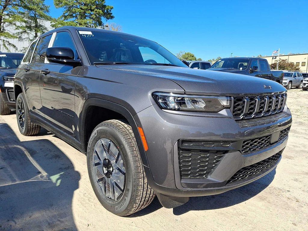 new 2026 Jeep Grand Cherokee car, priced at $50,199