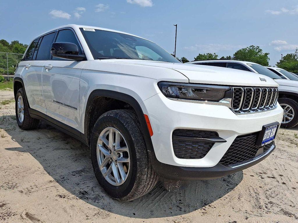new 2025 Jeep Grand Cherokee car, priced at $43,575
