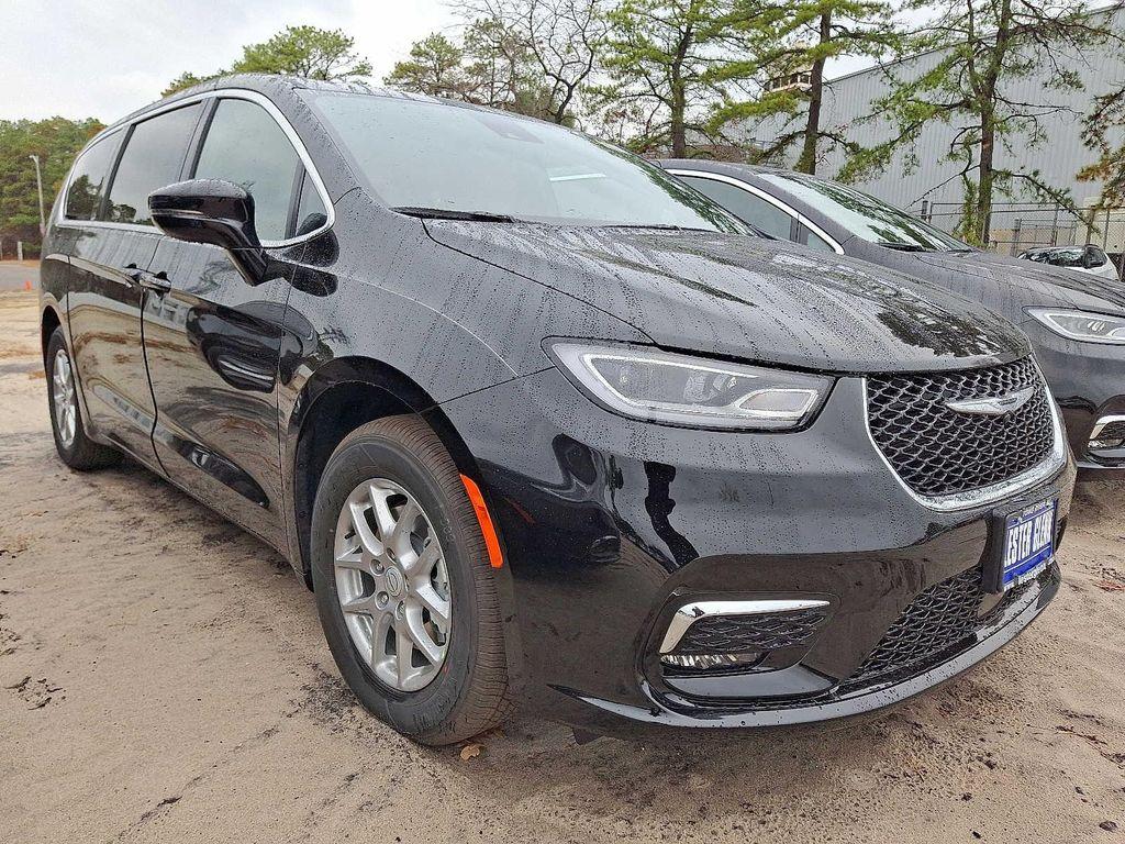 new 2026 Chrysler Pacifica car, priced at $46,335