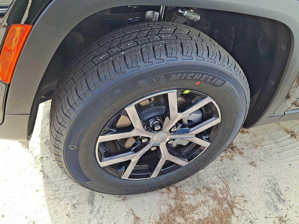 new 2025 Jeep Grand Cherokee car, priced at $52,935