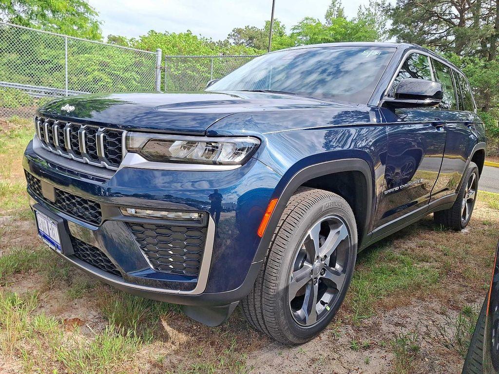 new 2026 Jeep Grand Cherokee car, priced at $49,659