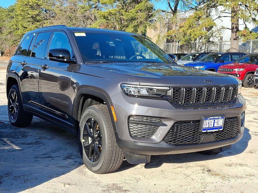 new 2025 Jeep Grand Cherokee car, priced at $47,330