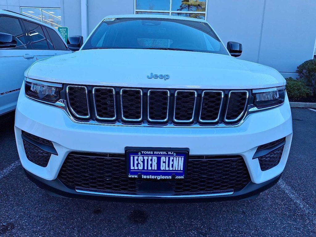 new 2025 Jeep Grand Cherokee car, priced at $43,575