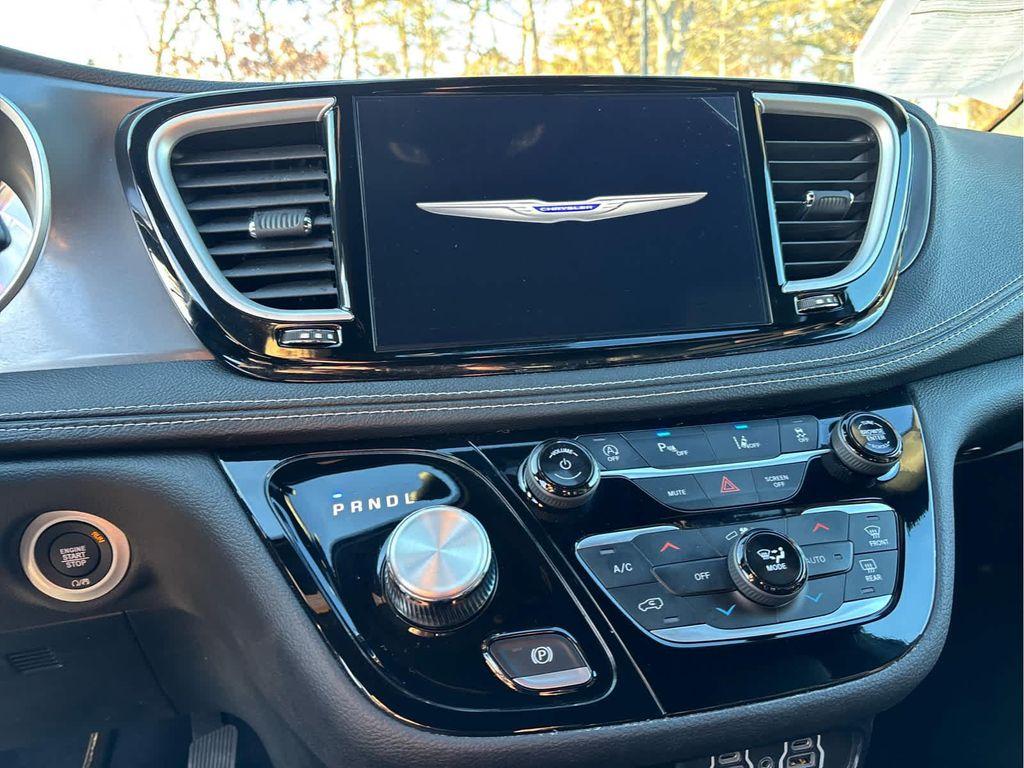 used 2025 Chrysler Pacifica car, priced at $35,937