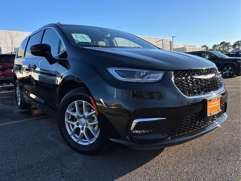 used 2025 Chrysler Pacifica car, priced at $35,937