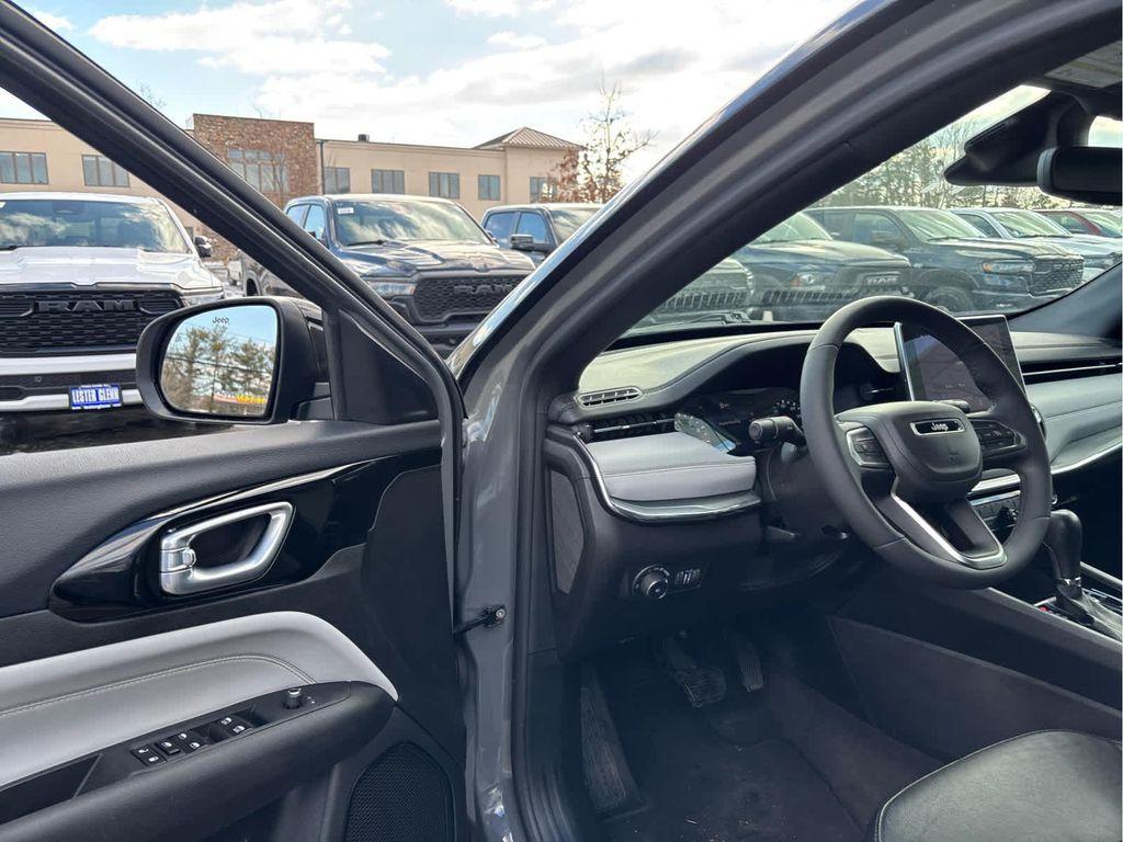 used 2023 Jeep Compass car, priced at $24,297