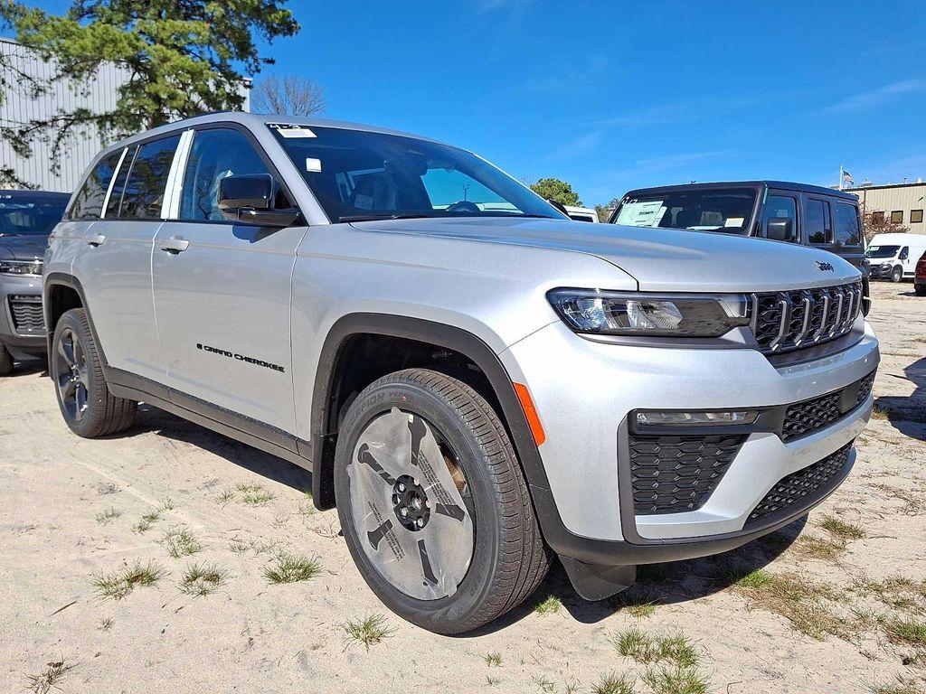 new 2026 Jeep Grand Cherokee car, priced at $51,525