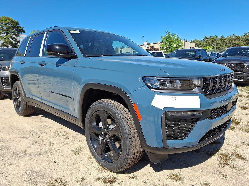 new 2026 Jeep Grand Cherokee car, priced at $51,659