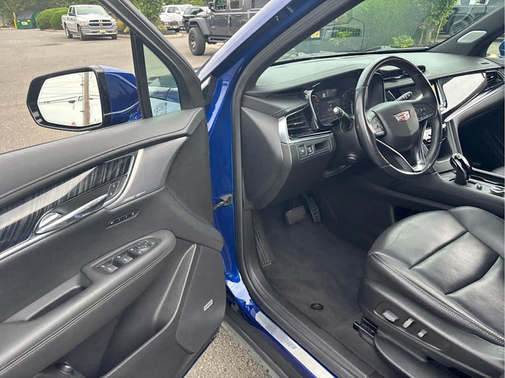 used 2023 Cadillac XT6 car, priced at $29,937