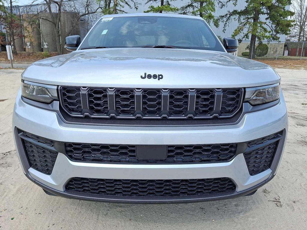 new 2026 Jeep Grand Cherokee car, priced at $49,719