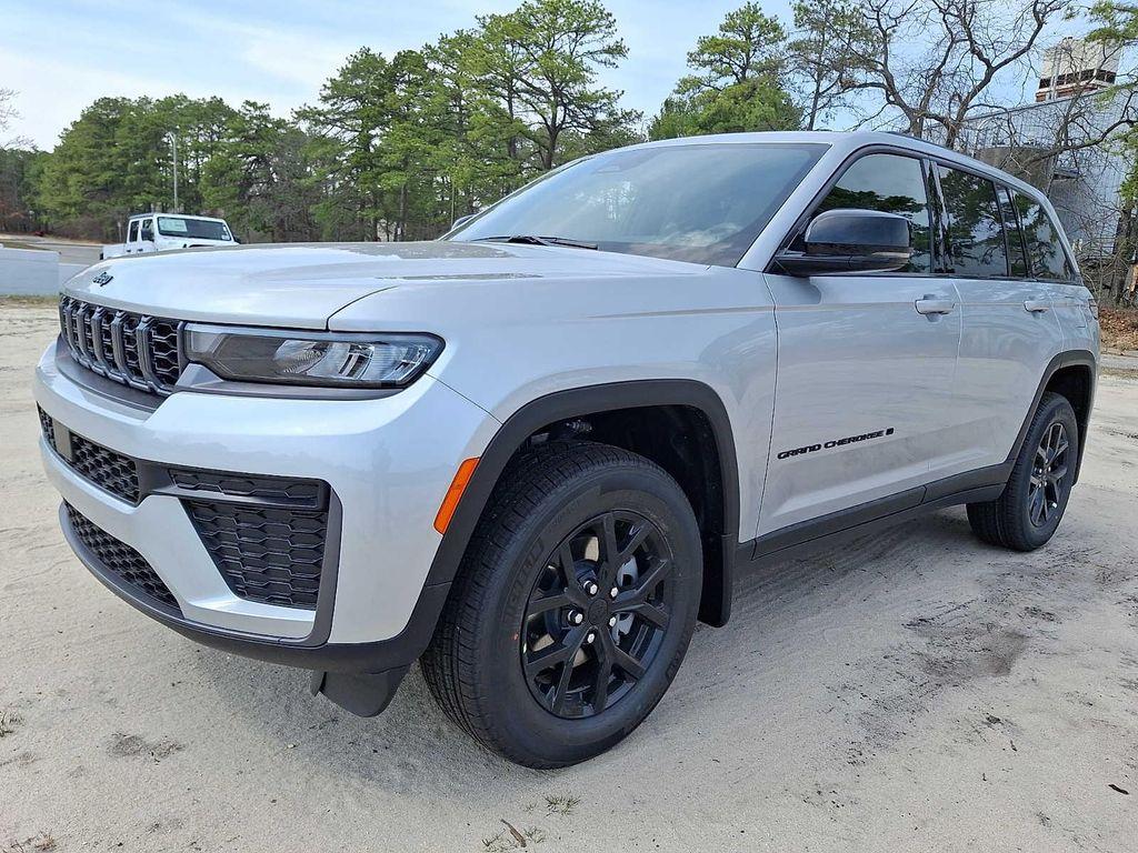 new 2026 Jeep Grand Cherokee car, priced at $49,719