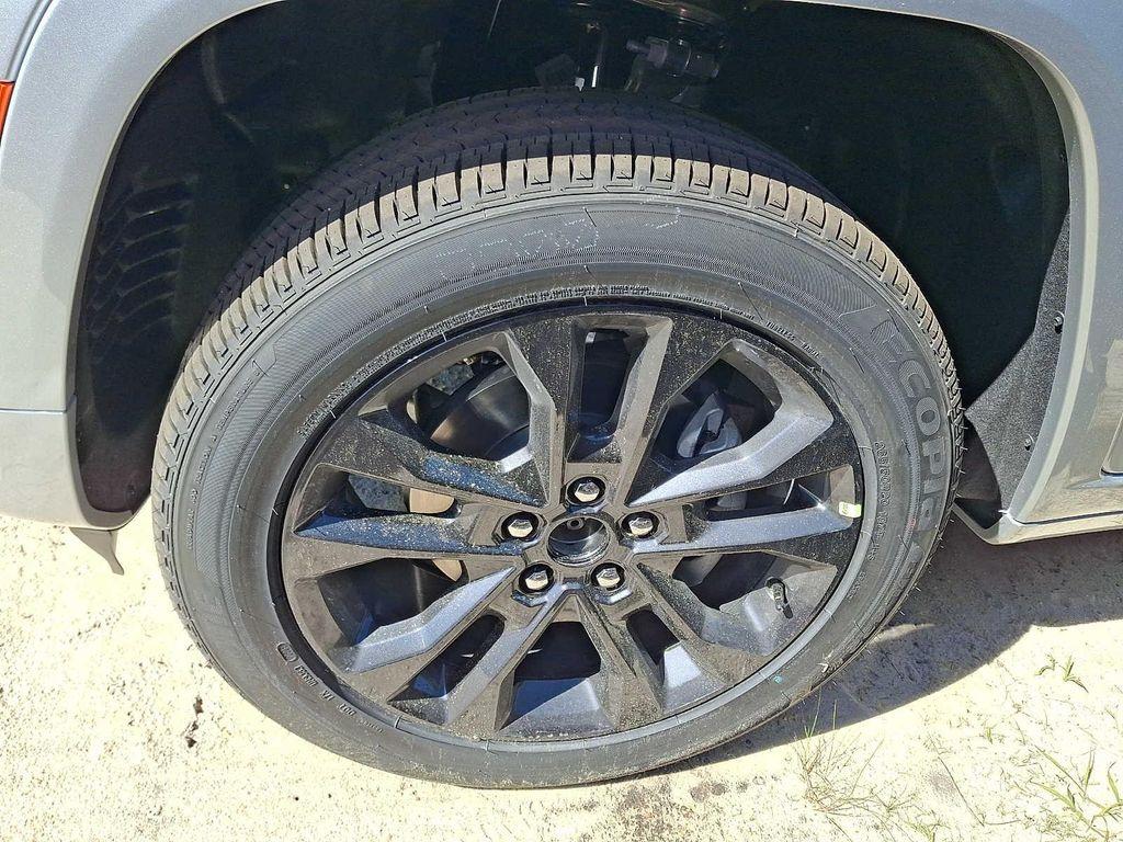 new 2026 Jeep Grand Cherokee car, priced at $55,254