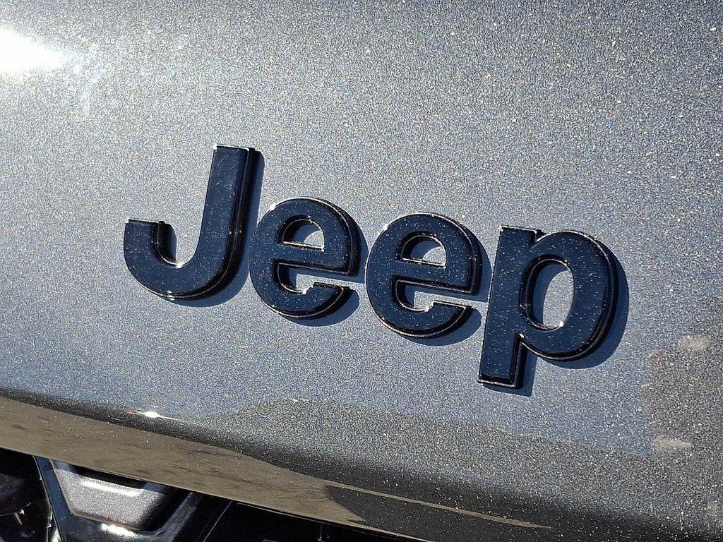 new 2026 Jeep Grand Cherokee car, priced at $55,254