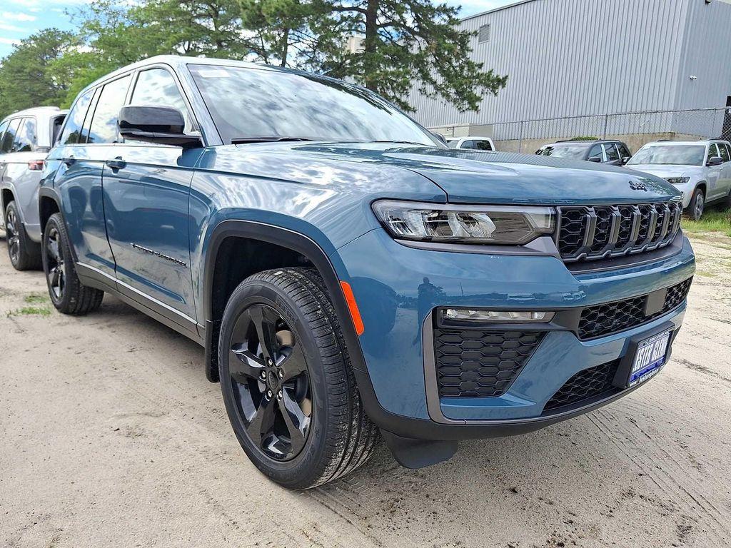 new 2026 Jeep Grand Cherokee car, priced at $53,179