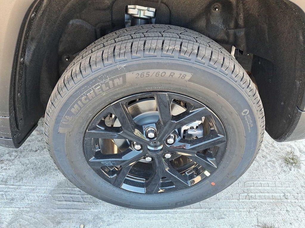 new 2026 Jeep Grand Cherokee car, priced at $50,199